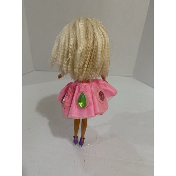 Vintage 1997 twirlin Barbie. Skirt has pods of lip, cheek and eye makeup. - Picture 16 of 16